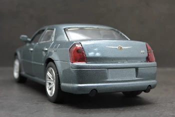 1:32 lydinio automobilio modelis Chrysler 300C ilgis 14.5 cm