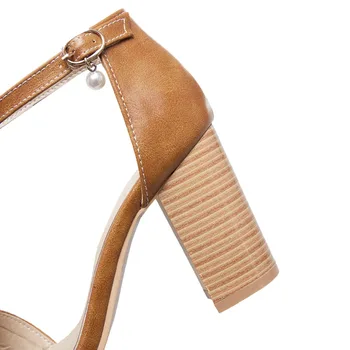 2019 plius dydis 32-46 moterų sandalai paprasta sagtimi mados kristalų vasaros batai atsitiktinis aikštėje aukštakulnius batus moteris balta