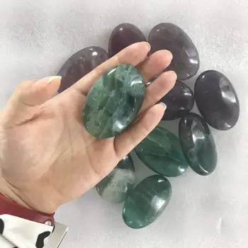 Gamtos fluorito palmstone crystal healing Reiki poliruoti spalvinga prespapjė gydymo