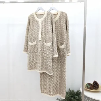 Rudenį ir žiemą naujas apvalios kaklo ir ilgomis rankovėmis megzti suknelę