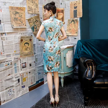 Sheng Kokosų Moteris, mėlyna Šilko Satino Cheongsam Trumpas Laisvalaikio Suknelė Rožinės Kelio ilgis Kinijos Qipao Gėlių Spausdinti Elegantiškas Suknelės
